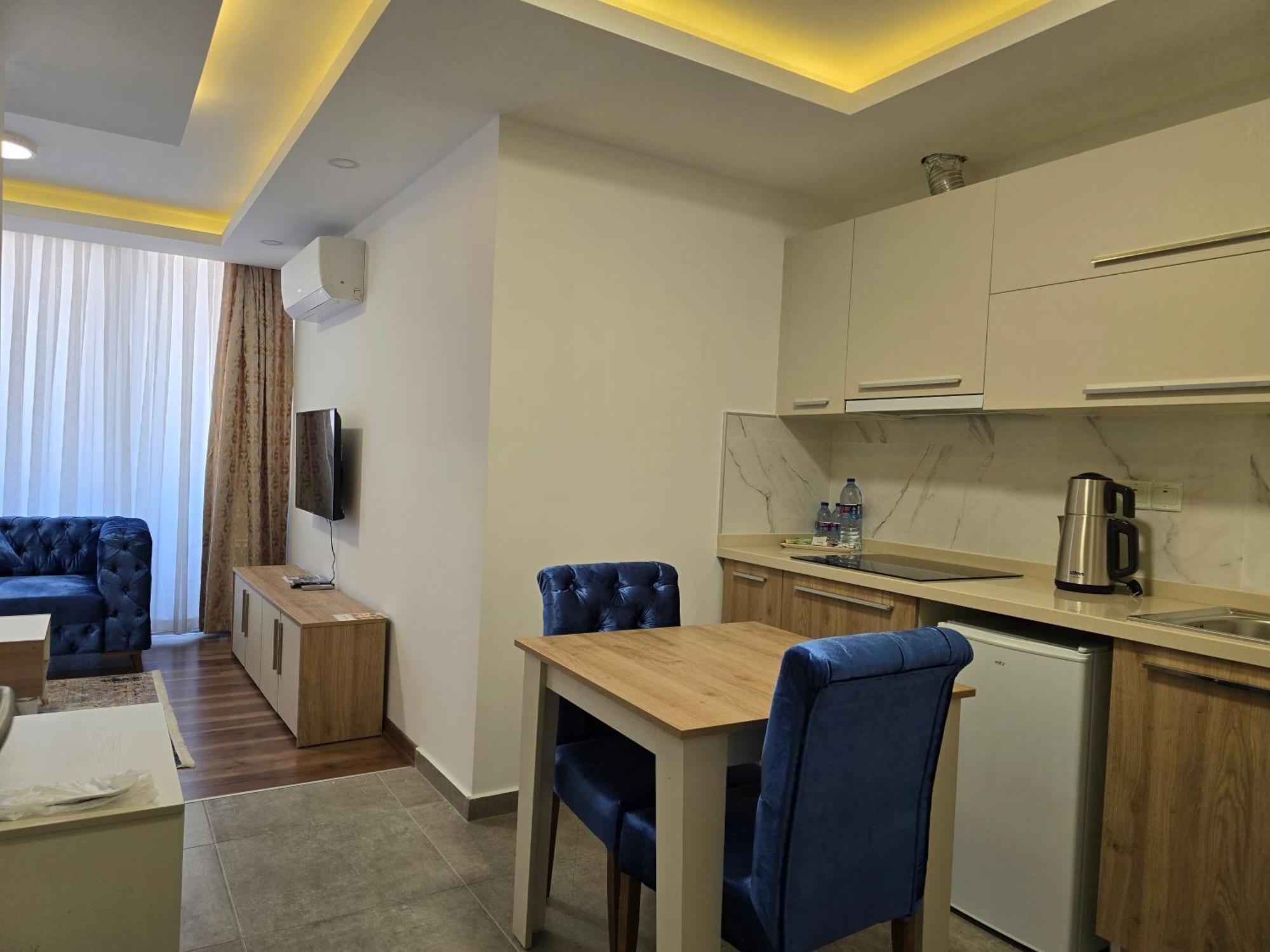 Nurel Shark Residence Кирения Экстерьер фото