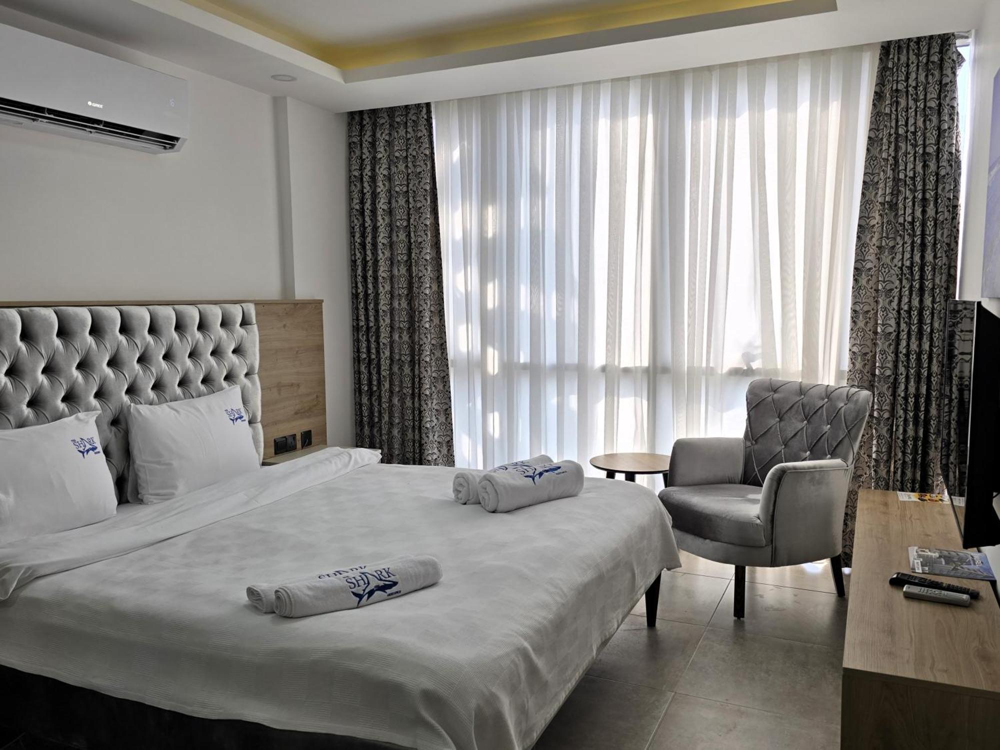 Nurel Shark Residence Кирения Экстерьер фото