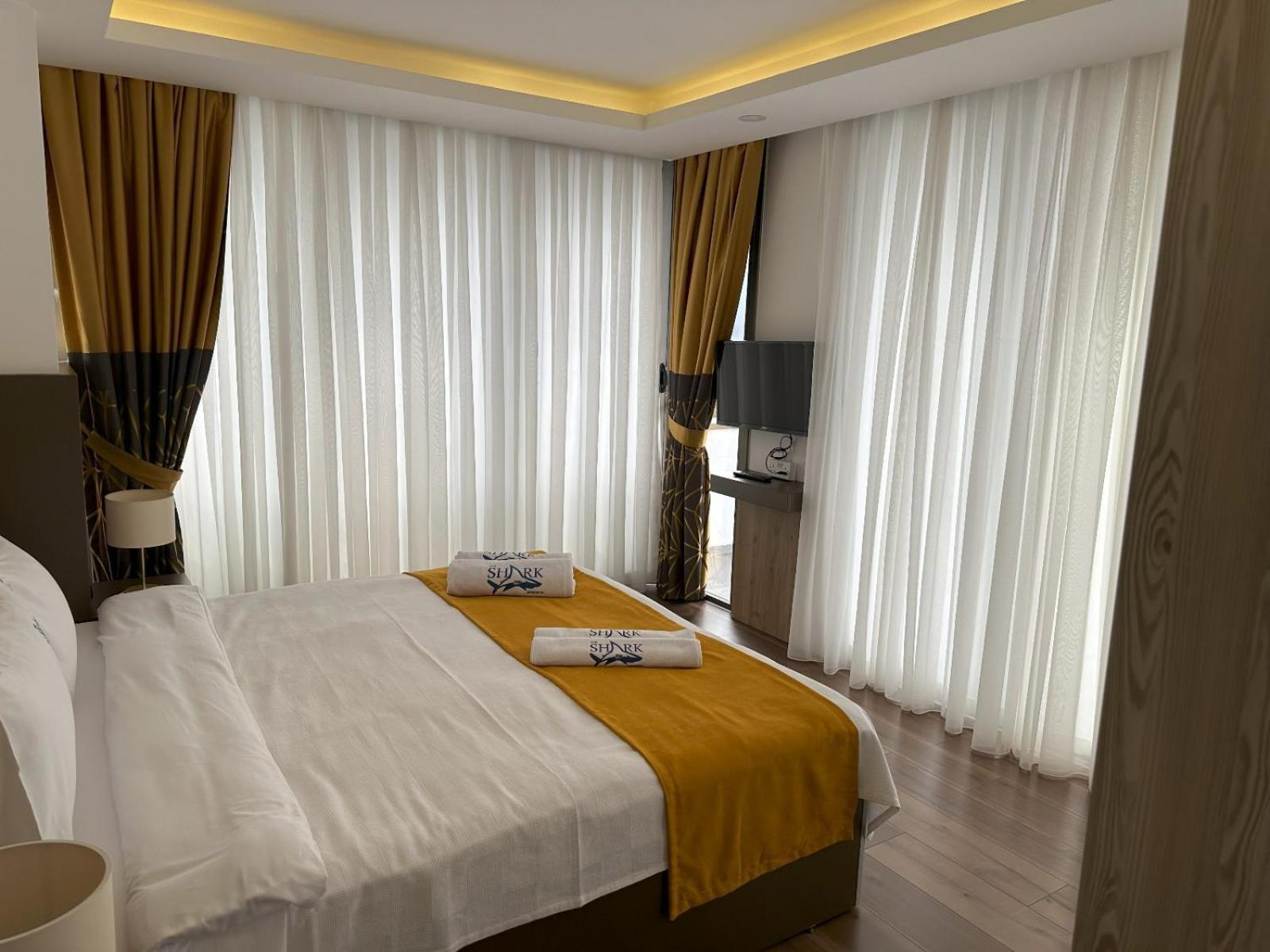 Nurel Shark Residence Кирения Экстерьер фото