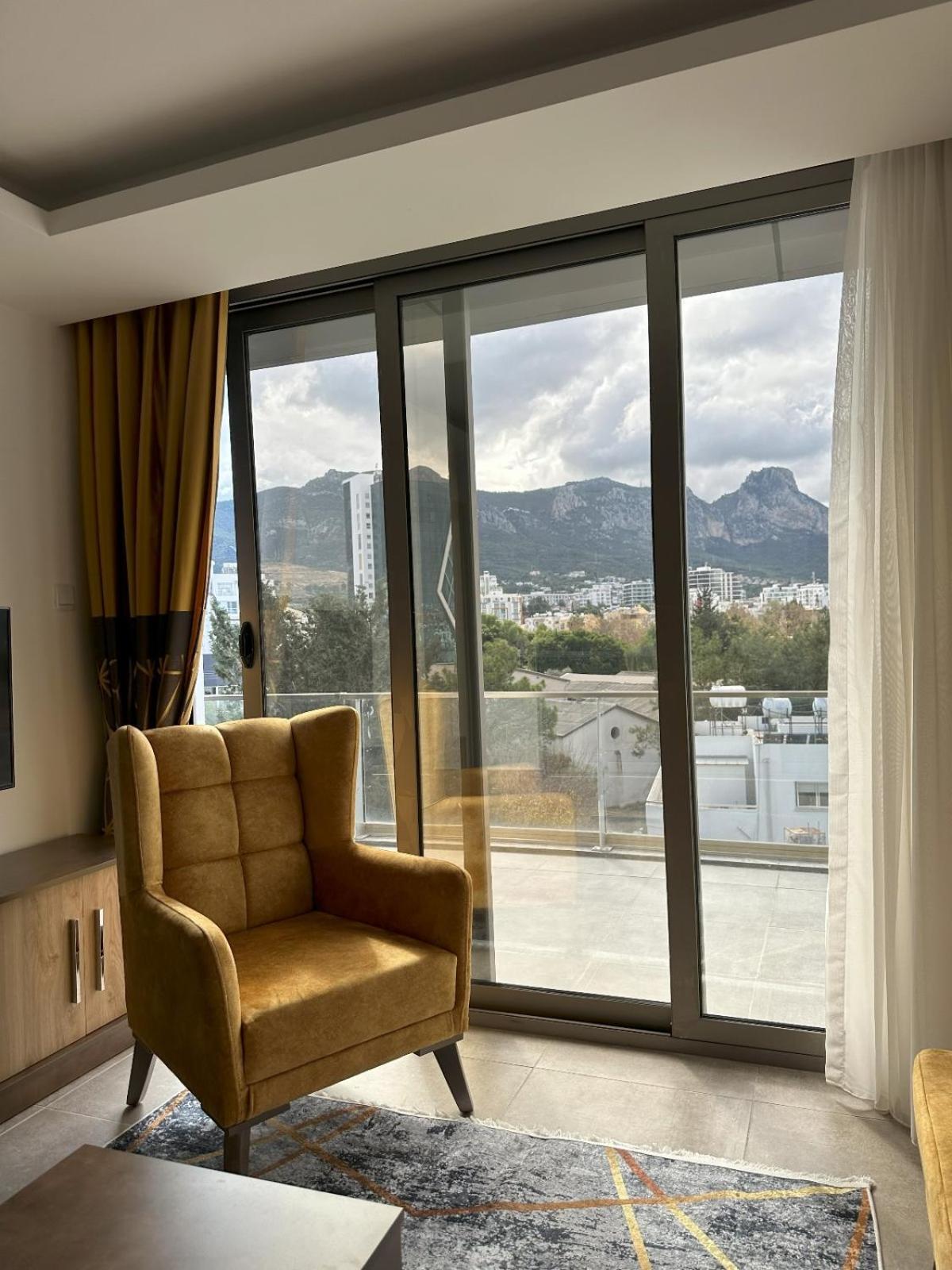 Nurel Shark Residence Кирения Экстерьер фото