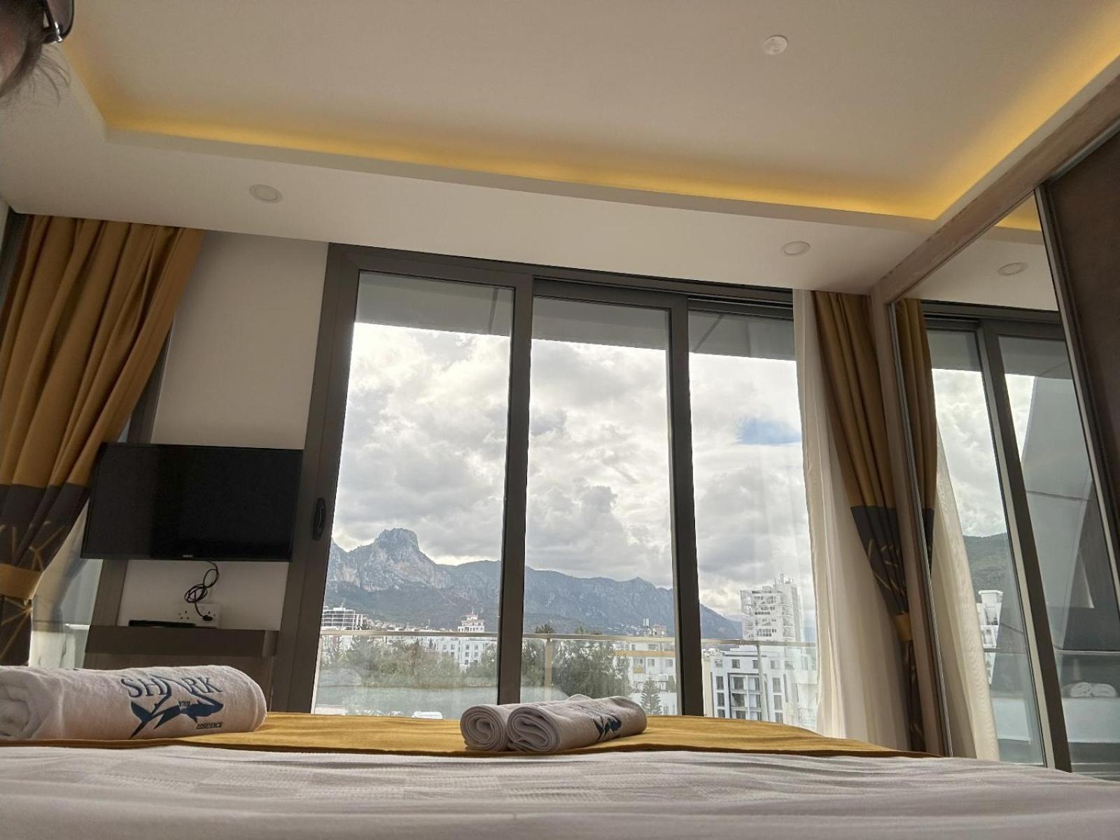 Nurel Shark Residence Кирения Экстерьер фото