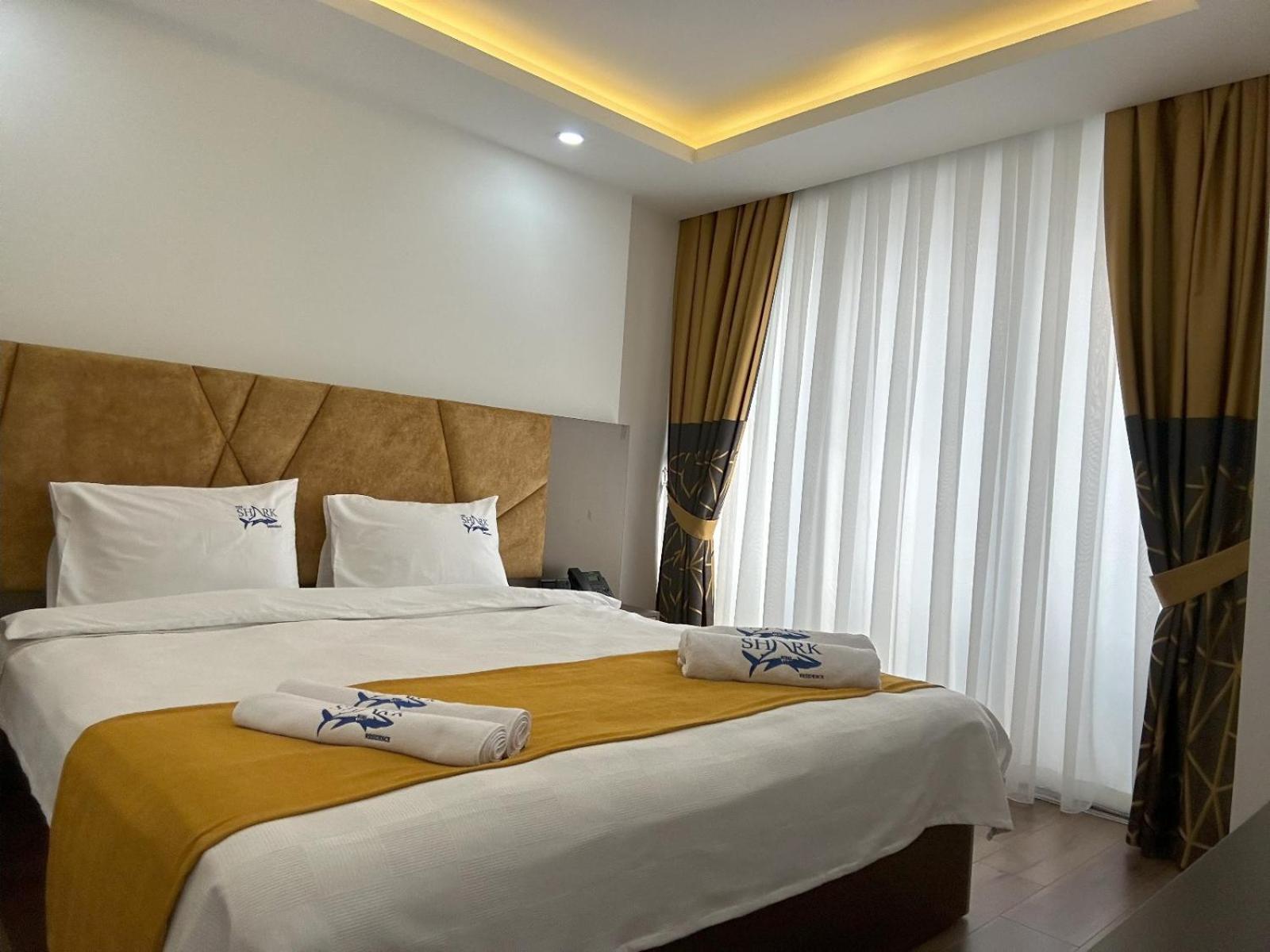Nurel Shark Residence Кирения Экстерьер фото