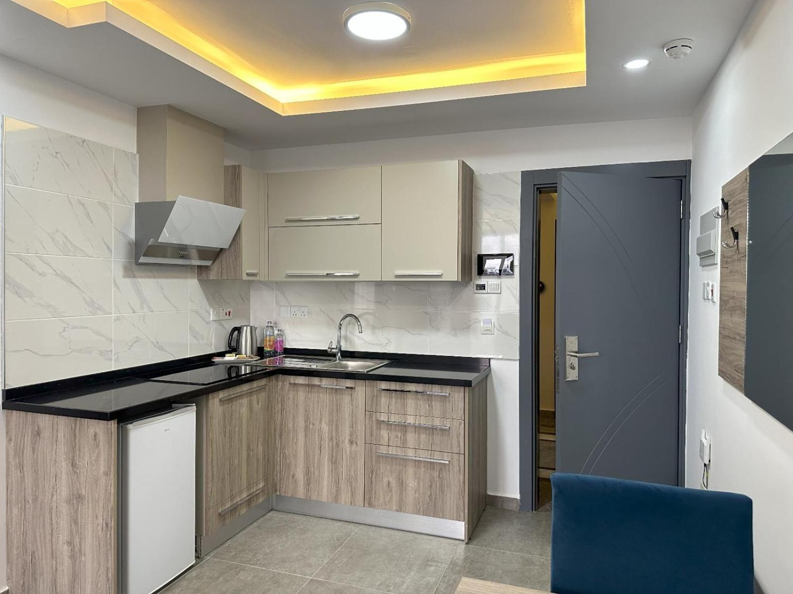 Nurel Shark Residence Кирения Экстерьер фото