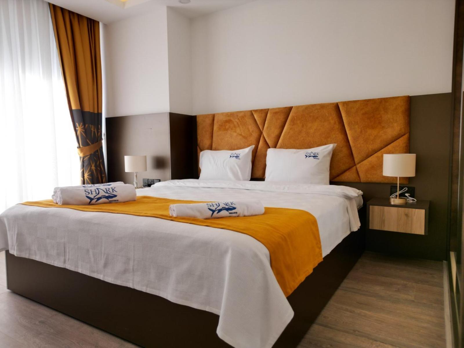 Nurel Shark Residence Кирения Экстерьер фото